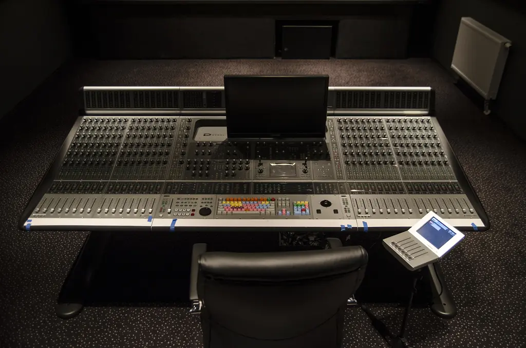 AMII sound mastering studio and mixing console