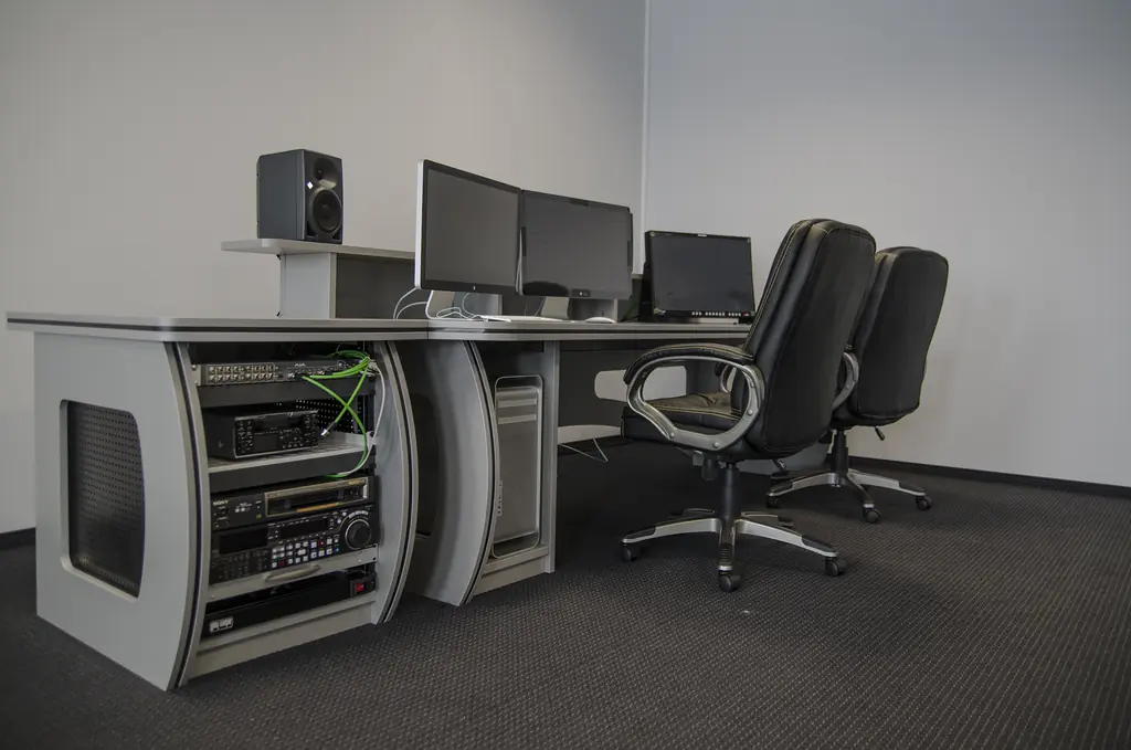 AMII visual graphics and post-production workstation